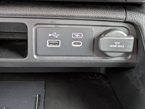 Used 2025 Honda Pilot TrailSport image 31