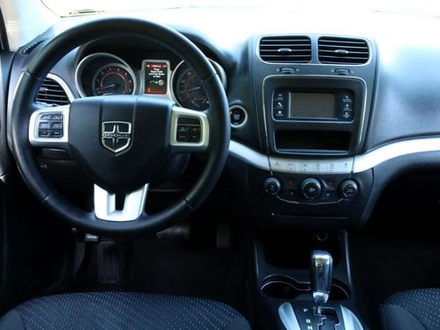 Used 2018 Dodge Journey SE w/ Popular Equipment Group image 14