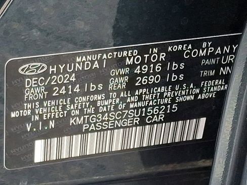 Used 2025 Genesis G70 2.5T image 26