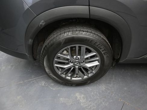 Used 2024 Nissan Rogue S AWD/4WD image 9