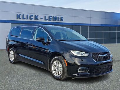 Used 2024 Chrysler Pacifica Touring-L