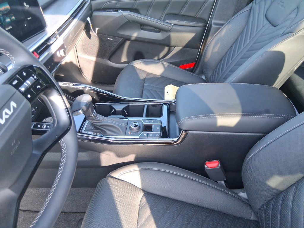 Certified 2026 Kia Sorento AWD image 13