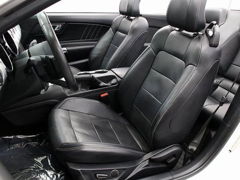 Used 2017 Ford Mustang Premium image 10