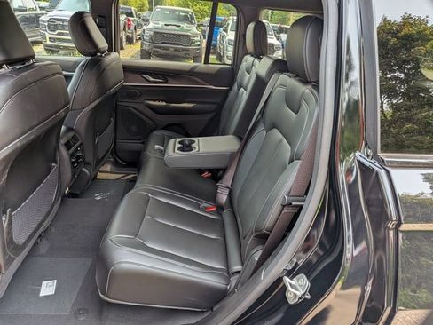 New 2026 Jeep Grand Cherokee Limited w/ Limited Altitude Package AWD/4WD image 13