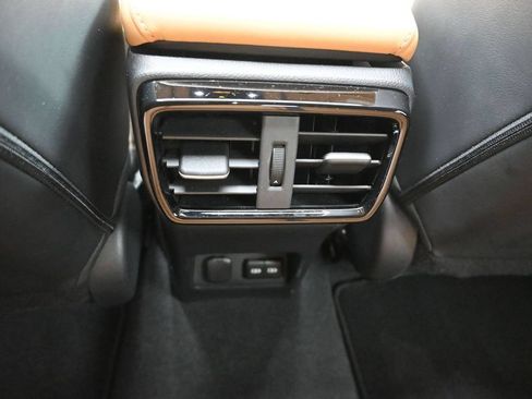 Used 2025 Lexus NX 250 FWD w/ Towing Package (2000 Lbs) image 18
