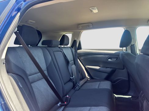 Used 2024 Nissan Rogue SV FWD image 18