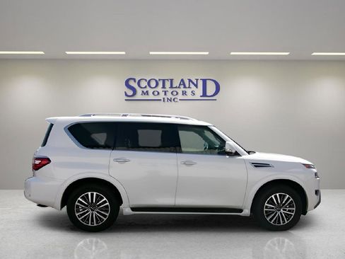 Used 2024 Nissan Armada SL w/ Captain's Chairs Package image 5