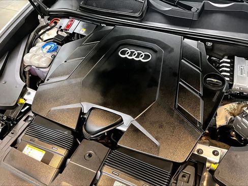 Used 2023 Audi Q8 Premium Plus w/ Premium Plus Package AWD/4WD image 30