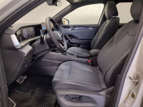 New 2026 Volkswagen Tiguan SE R-Line image 25