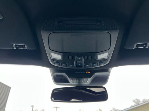 Used 2024 Ford Expedition Platinum image 27