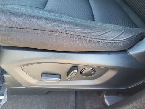 Used 2023 Ford Explorer XLT AWD/4WD image 14
