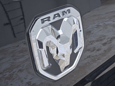 Used 2023 RAM 2500 Laramie AWD/4WD image 12