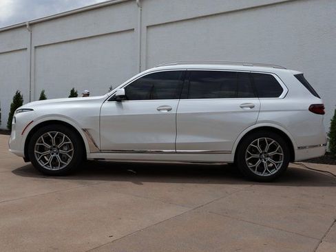 Used 2024 BMW X7 xDrive40i w/ Climate Comfort Package AWD/4WD image 4