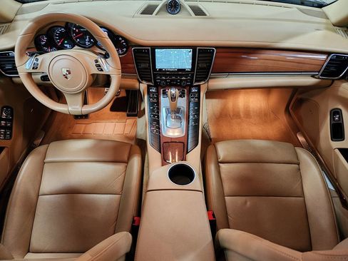 Used 2014 Porsche Panamera 4 image 46
