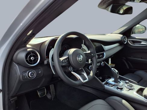 New 2025 Alfa Romeo Giulia w/ Veloce Package Rwd image 10