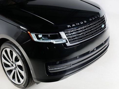 New 2025 Land Rover Range Rover SE image 28