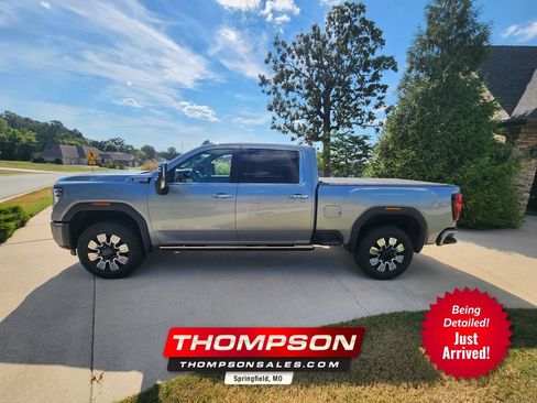 Used 2024 GMC Sierra 2500 Denali w/ Denali Reserve Package AWD/4WD image 1
