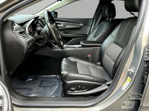 Used 2019 Chevrolet Impala LT FWD image 20