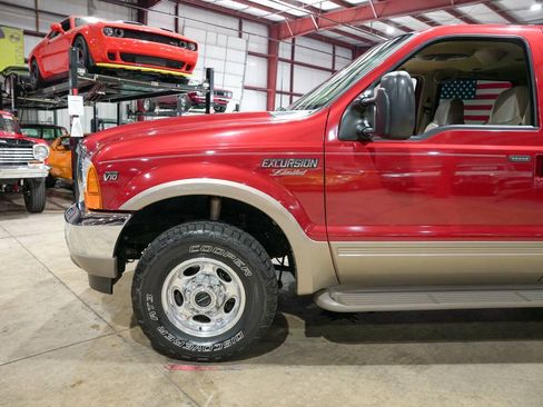 Used 2001 Ford Excursion Limited AWD/4WD image 3