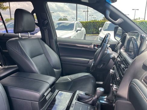 Used 2023 Lexus GX 460 Luxury w/ Sport Design Package AWD/4WD image 7