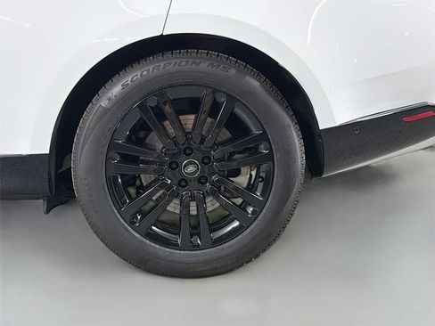 Used 2025 Land Rover Range Rover SE AWD/4WD image 29