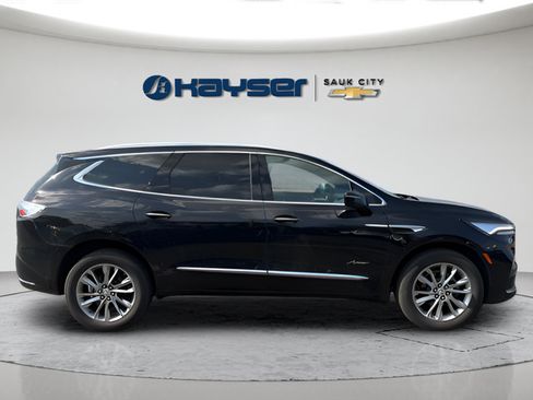 Used 2024 Buick Enclave Avenir AWD/4WD image 8