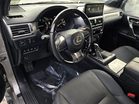 Used 2022 Lexus GX 460 Premium w/ Premium Plus Package image 18