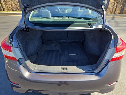 Used 2014 Nissan Sentra SR w/ SR Driver Package image 9