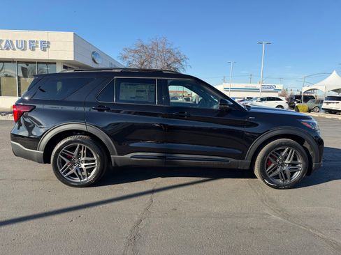 New 2026 Ford Explorer ST-Line w/ ST-Line Street Pack AWD/4WD image 2