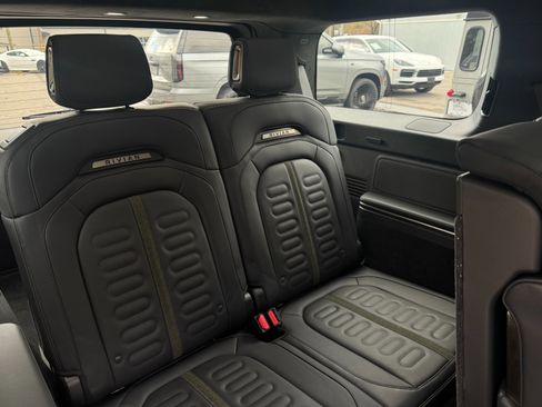 Used 2024 Rivian R1S Launch Edition image 42