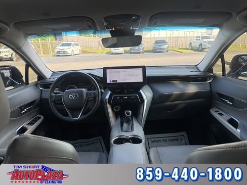 Used 2024 Toyota Venza XLE AWD/4WD image 8