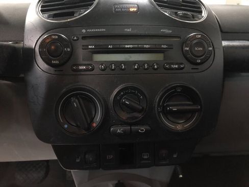 Used 2007 Volkswagen Beetle Coupe w/ Package 1 image 11