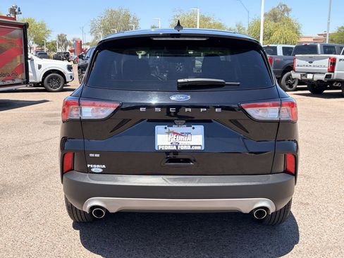 Used 2022 Ford Escape SE FWD image 4