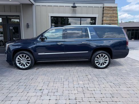 Used 2020 Cadillac Escalade ESV Premium Luxury AWD/4WD image 60