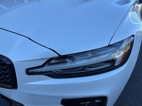 Certified 2024 Volvo S60 B5 Core image 9