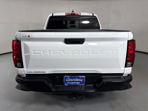 Used 2024 Chevrolet Colorado W/T w/ WT Convenience Package II RWD image 7