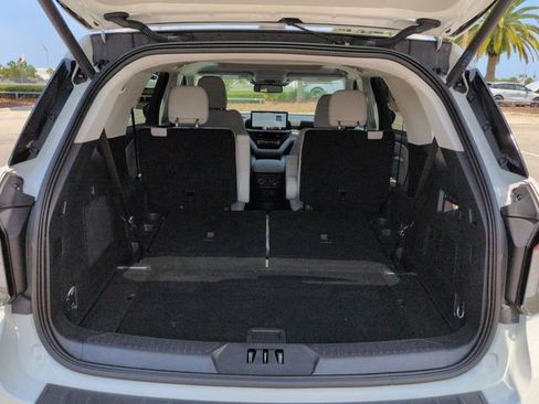 Certified 2025 Ford Explorer Platinum w/ Ultimate Package AWD/4WD image 13