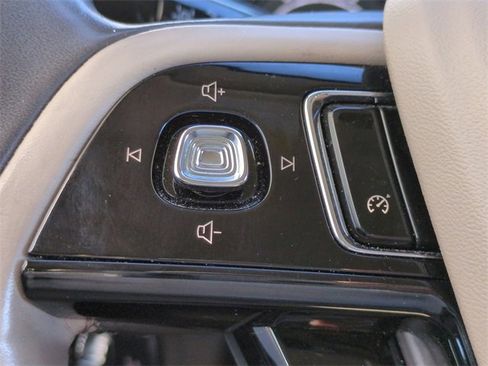 Used 2020 Lincoln Corsair Standard w/ Equipment Group 101A image 23