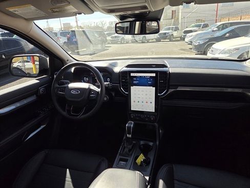 Used 2025 Ford Ranger Lariat w/ Trailer Tow Package image 7