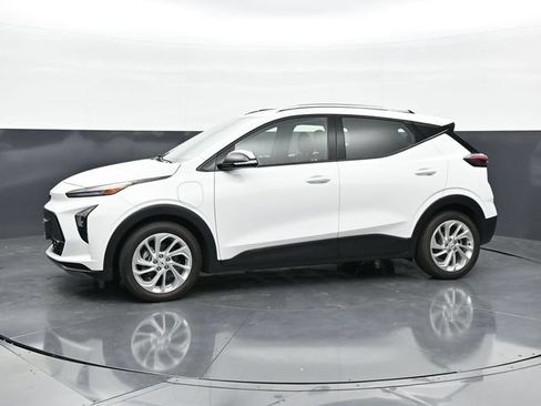 Used 2023 Chevrolet Bolt EUV LT w/ Driver Confidence Package FWD image 6
