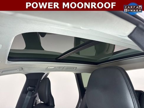 Used 2025 Volvo XC60 B5 Core image 2