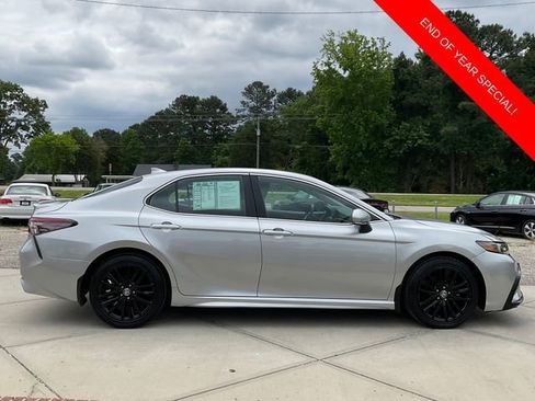 Used 2022 Toyota Camry SE image 8