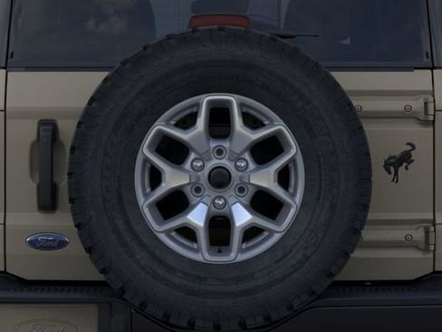 Used 2025 Ford Bronco Badlands image 24