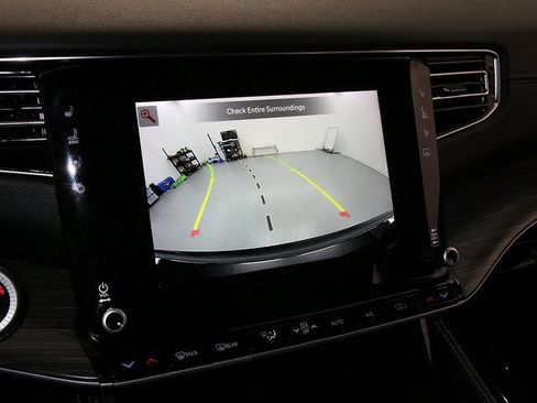 Used 2023 Jeep Wagoneer L Series III w/ Preferred Equipment Group image 19