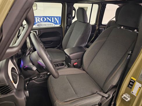 Used 2025 Jeep Wrangler Sport image 13