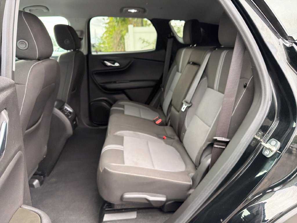 Used 2025 Chevrolet Blazer LT FWD image 27