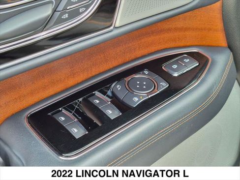 Certified 2022 Lincoln Navigator L Black Label AWD/4WD image 11