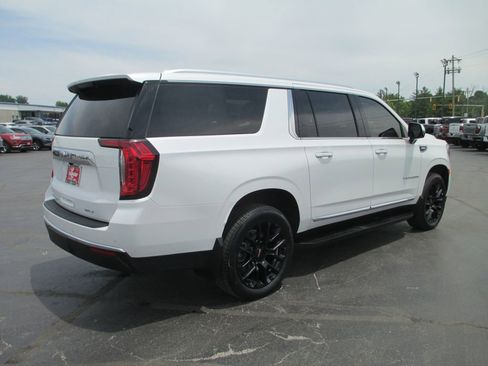 Used 2023 GMC Yukon XL SLT w/ SLT Luxury Package AWD/4WD image 5