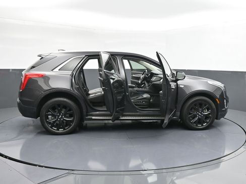 Used 2017 Cadillac XT5 Premium Luxury FWD image 41