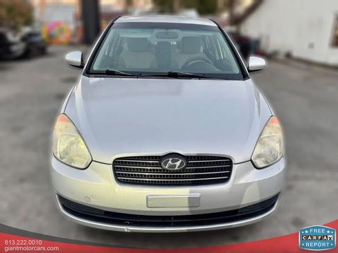 Used 2010 Hyundai Accent GLS image 2